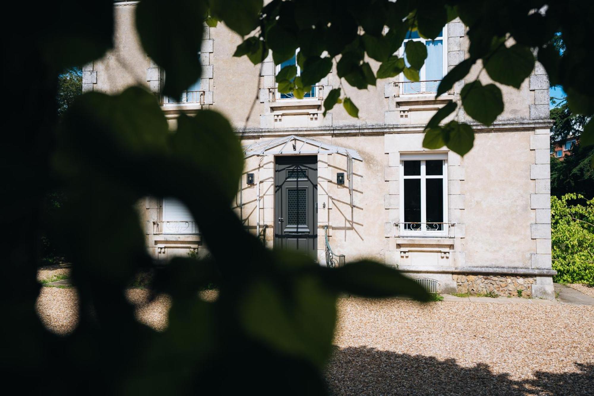 La Marjolaine - Demeure D'Hotes - Service Para-Hoteiier - Premium Hotel Chateauroux Exterior photo